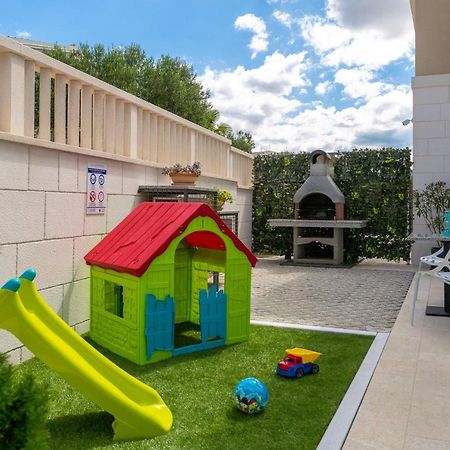 Villa Authentica With Heated Pool Grebastica Exterior photo