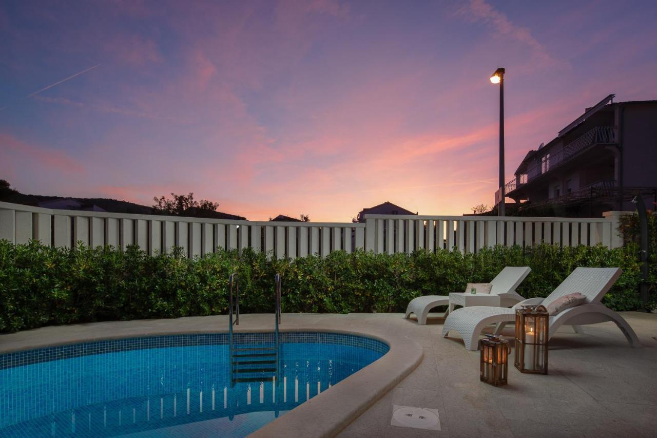 Villa Authentica With Heated Pool Grebastica Exterior photo