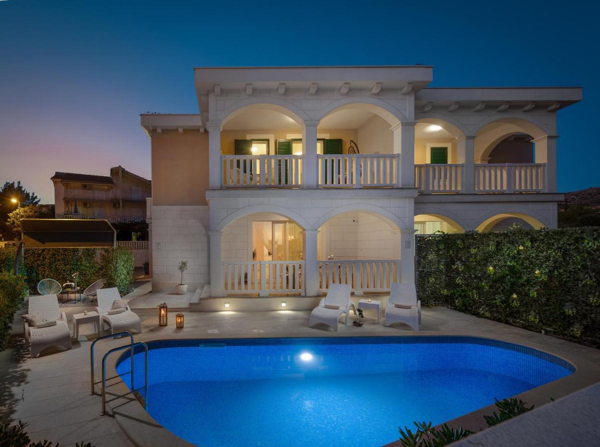 Villa Authentica With Heated Pool Grebastica Exterior photo