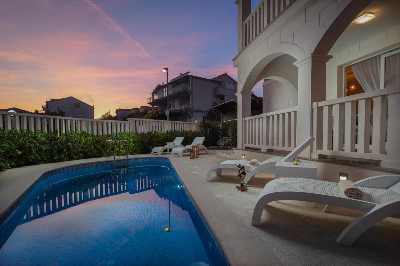 Villa Authentica With Heated Pool Grebastica Exterior photo