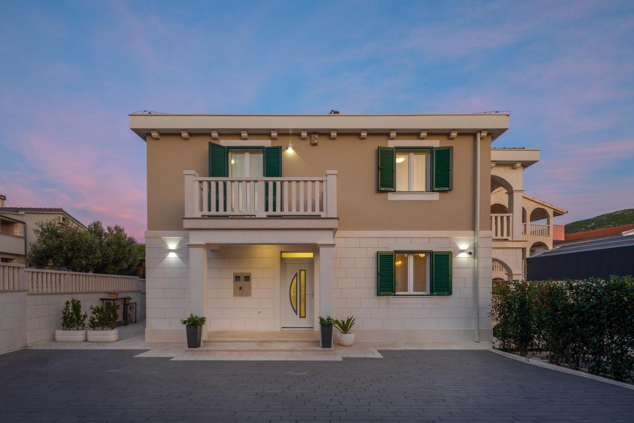 Villa Authentica With Heated Pool Grebastica Exterior photo