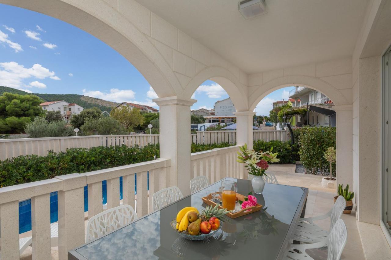 Villa Authentica With Heated Pool Grebastica Exterior photo