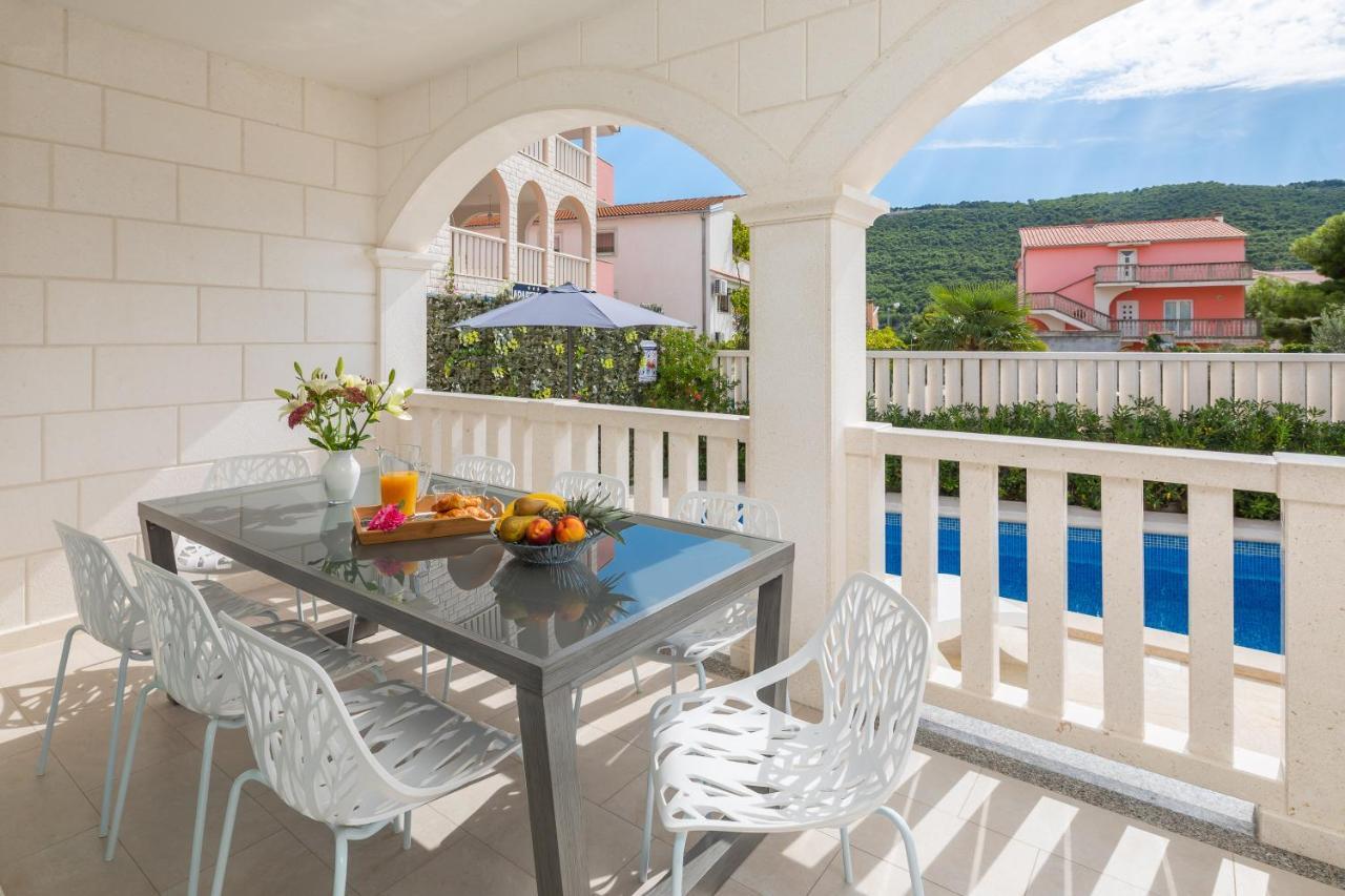 Villa Authentica With Heated Pool Grebastica Exterior photo