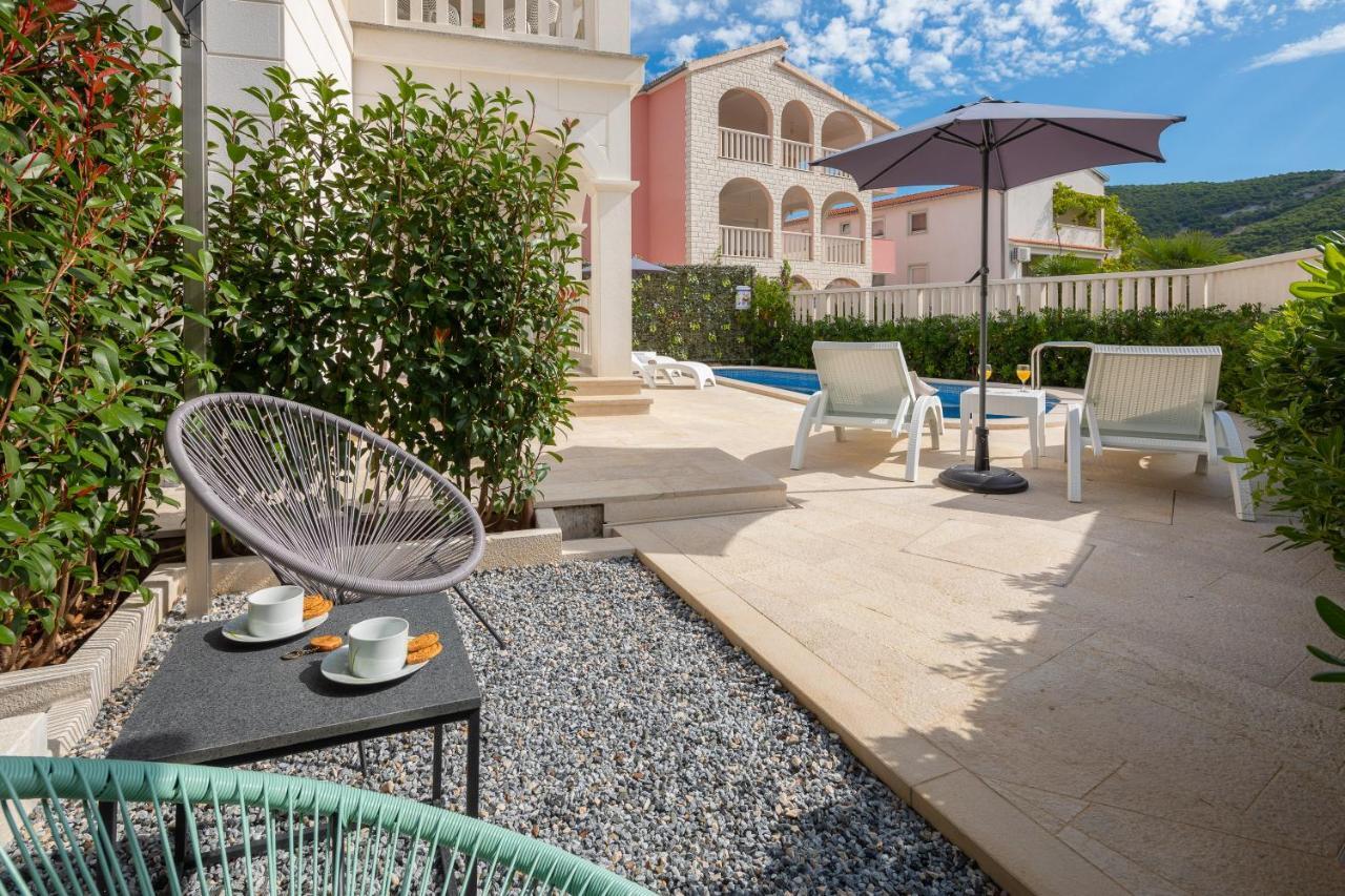 Villa Authentica With Heated Pool Grebastica Exterior photo
